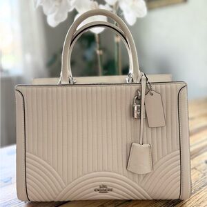 Coach Cream structured to stand alone beautiful bag!!!!
